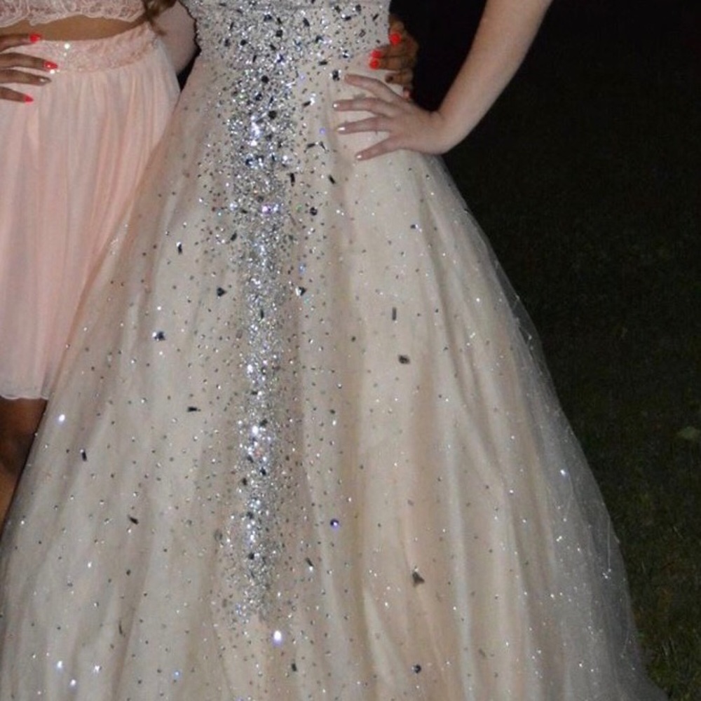 Prom dress - Picture 5 of 7